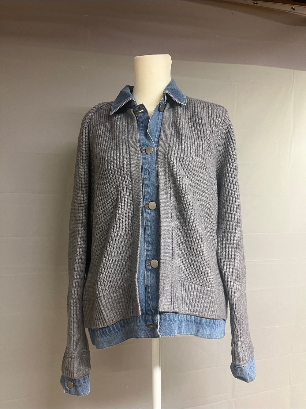 Light Gray Ribbed Cardigan with Denim-Trim Collar